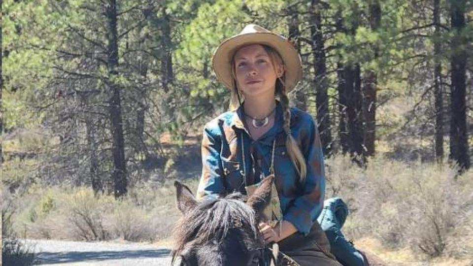 游牧人生！美国女子在野外生活近4年 以路杀为食：不愿它白白死去