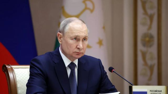 俄总统普京“突访”中东 将探讨油市问题和中东局势