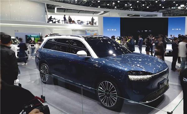 一图看懂鸿蒙智行：华为保姆式帮车企造车卖车