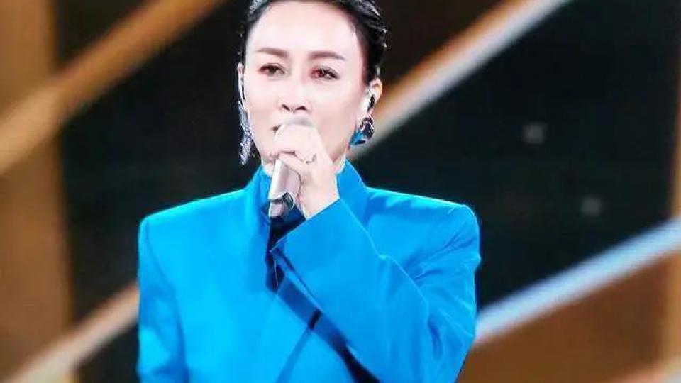 那英曝大瓜！湖南卫视删光镜头，账号已停更5个月