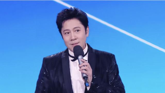 视界大会：第一排仅四位女演员，王栎鑫发言让人心酸