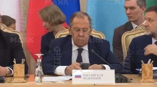 国产排面！传俄罗斯外长将苹果手机换成华为P60 Pro