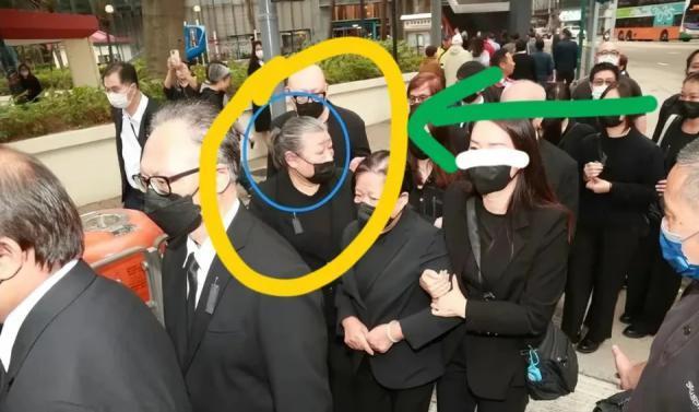 刘德华父亲葬礼：与赌鬼大姐形同陌路，女儿刘向蕙偷笑