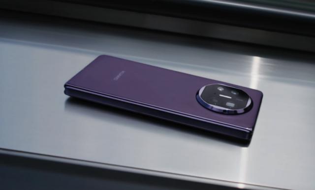 一块玻璃背后，藏着智能手机技术突破的秘密