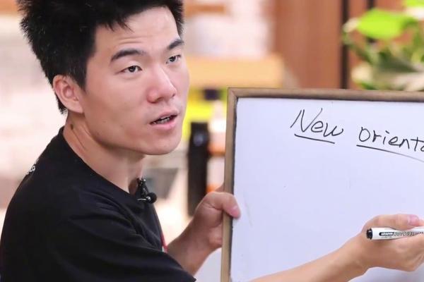 “超越CEO”，董宇辉升职了？