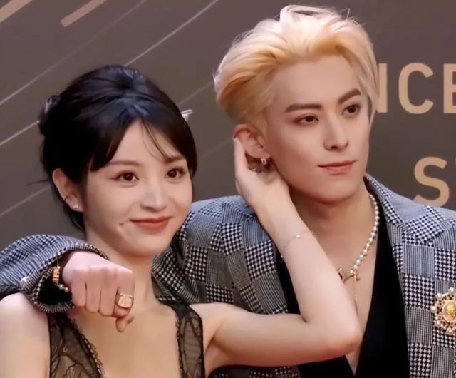 澳门这一夜，迪丽热巴的尴尬，揭开了娱乐圈的三大现实面