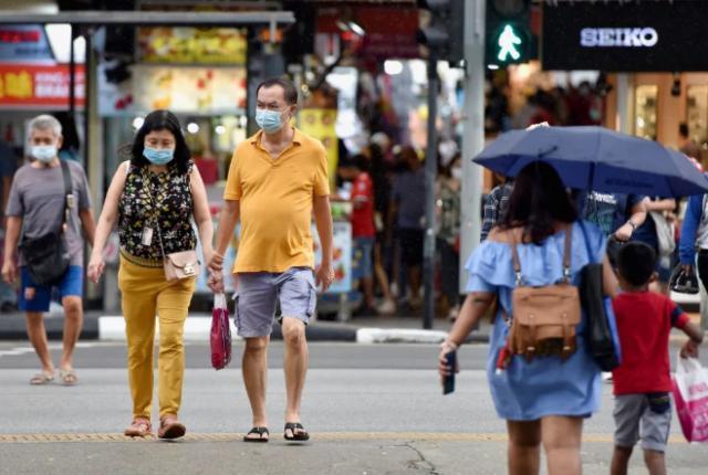 新冠病例激增，东南亚多国口罩要“回归”?