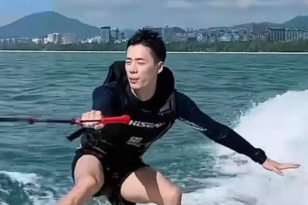 日产将向全球出口中国制造的电动汽车，与特斯拉和比亚迪竞争