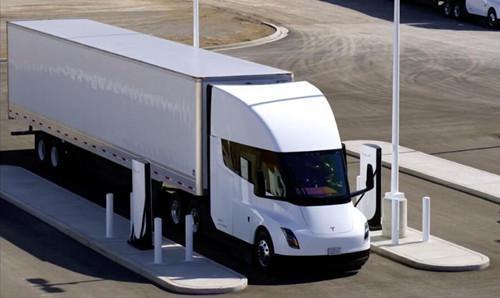 特斯拉高管证实Semi电动卡车车队已有近100辆 准备明年批量生产