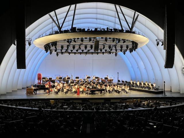 周杰伦新歌抢跑上线，网友：“难听”和“江郎才尽”广场沸腾了