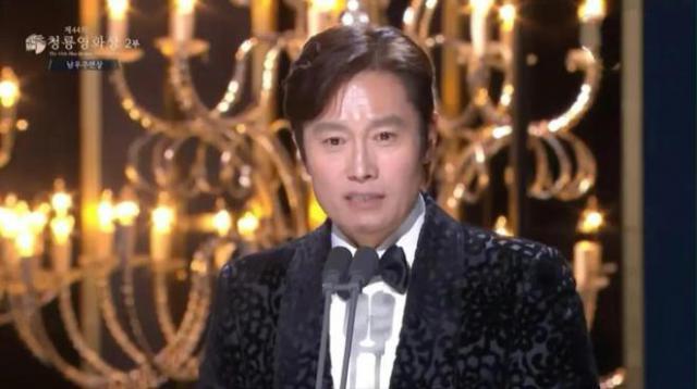 李珉廷二胎产女，李秉宪放下工作全程陪伴