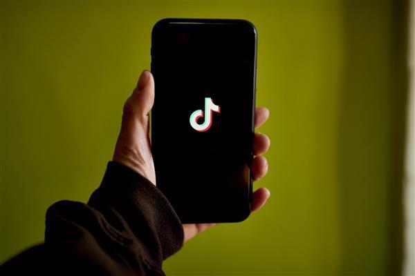 梁建章：人类不会放心让AI自主进化和创新