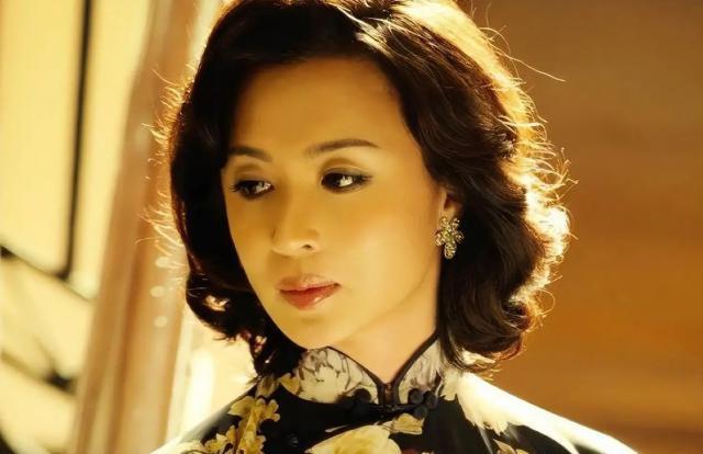 娱乐圈除了金星外，原来还有3位明星是变性人，真看不出来