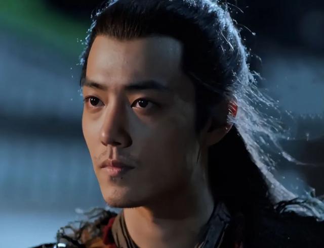 章子怡身边的赵丽颖杨幂，把章子怡的得意衬得淋漓尽致