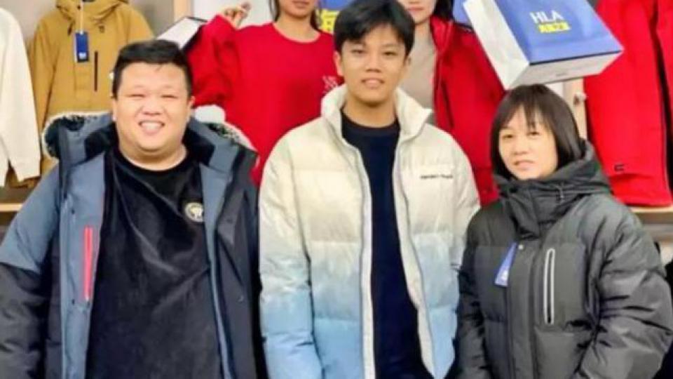 解清帅一家败光路人缘！一场直播狂赚100万被吐槽