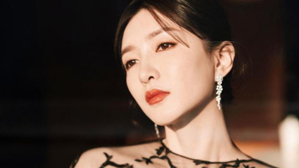 江疏影穿透视黑裙撩人 美腿若隐若现太吸睛