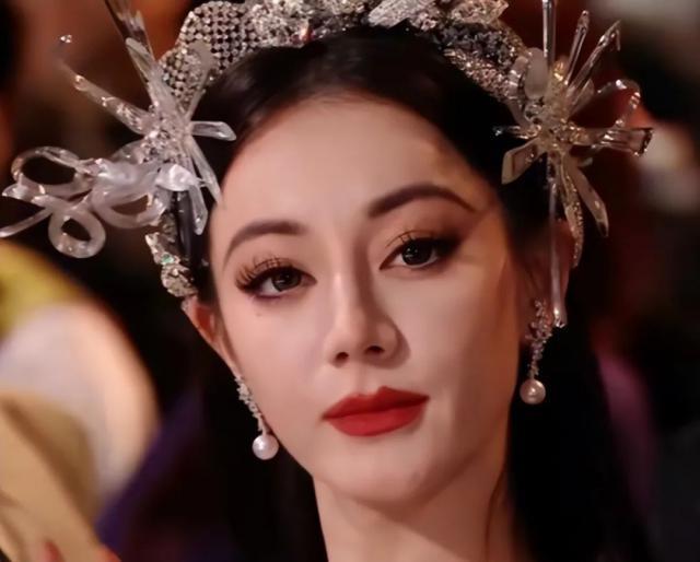 真空的倪妮，土气的赵今麦，女明星审美差距，出来了