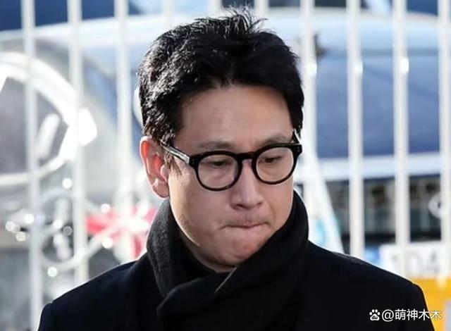 李善均最后一次露面曝光，神情憔悴状态不佳，生前饱受情人威胁