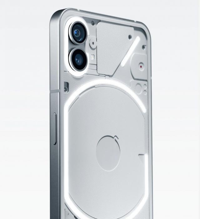 新款Nothing手机曝光：延续灯条设计，极客风拉满