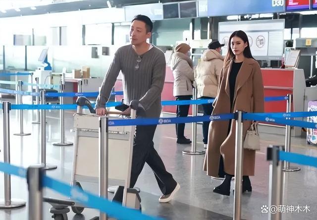 汪小菲公开新女友！两人携手返台跨年，动作亲密毫不避嫌