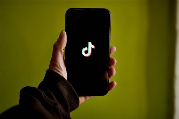 赵灵儿曲布等多名百万粉丝网红被判刑：打“助农”旗号造假售假