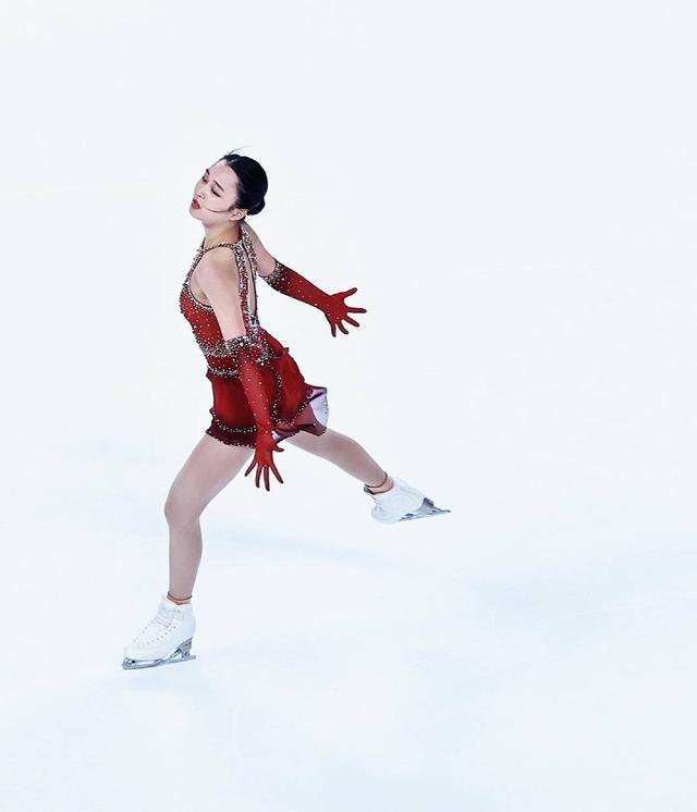 19岁清华奥运冠军与21岁北大花滑女神相恋！朱易晒美照总结2023