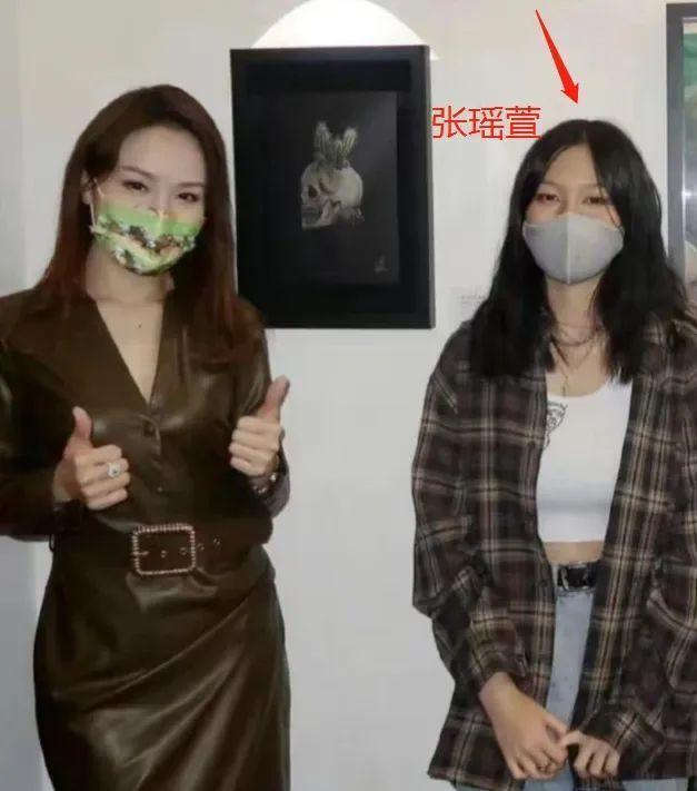 陈奕迅19岁女儿近照曝光：身价上亿养出来的孩子，变成了这样