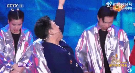 被耍到当众黑脸，热搜声援也救不了他