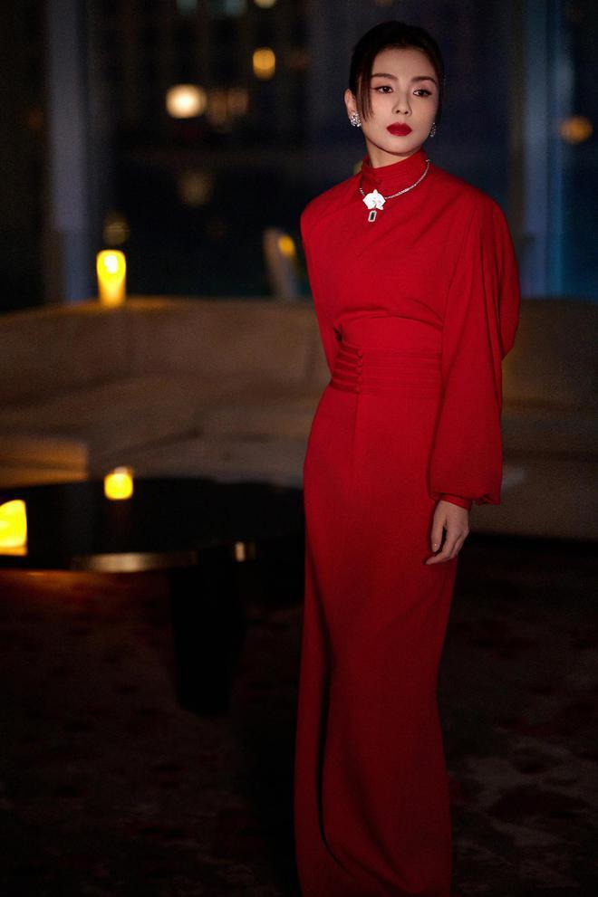 央视跨年夜：唐嫣最婉约，玲花最豪迈，刘涛最美艳，关晓彤最纯欲