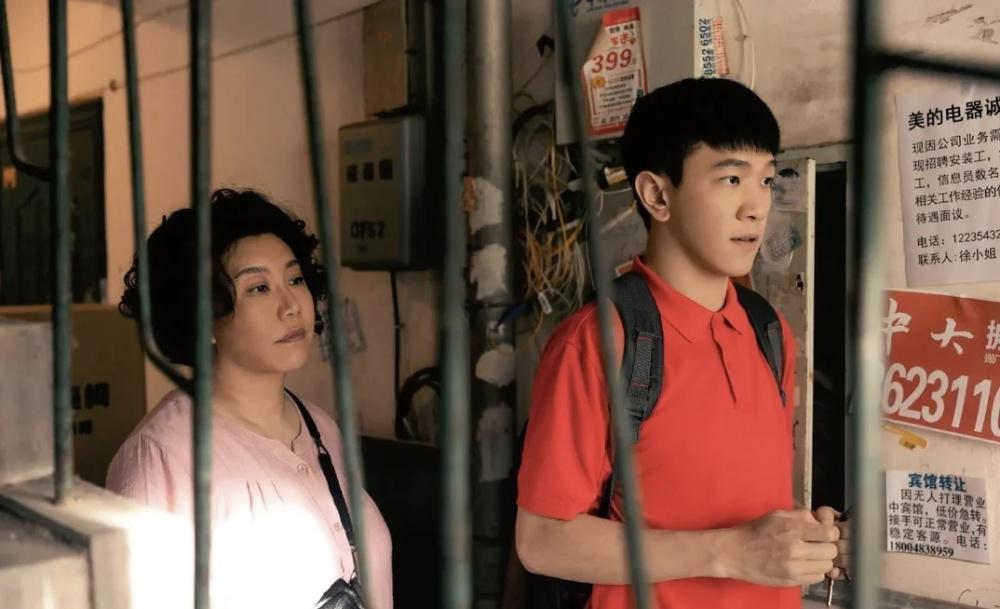 最惨星女郎，中年实现翻红，同时在《鸣龙少年》和《繁花》露脸反差很大