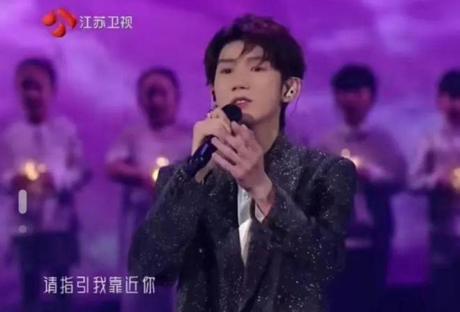 巨星翻车、流量假唱、生图奇怪，5台跨年晚会各有各的“精彩”
