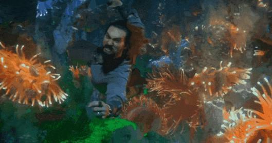 删减、重启，高层内部斗…它能上映真不容易