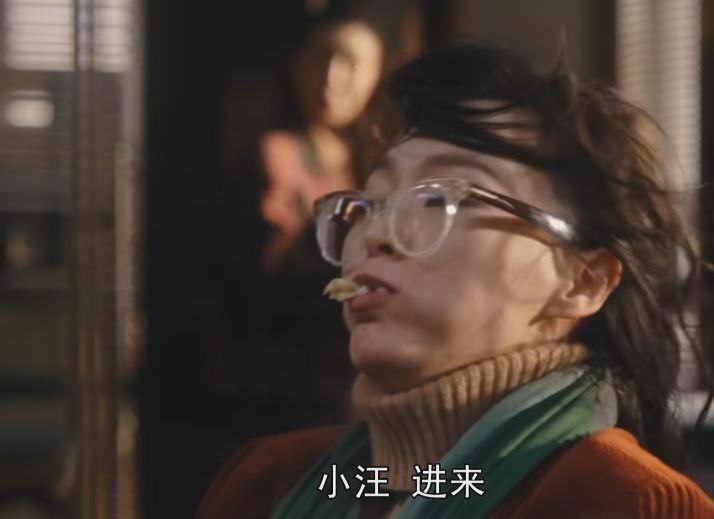 唐嫣嘟嘴卖萌引网友热议，40岁还能这么可爱，网友：少女感十足