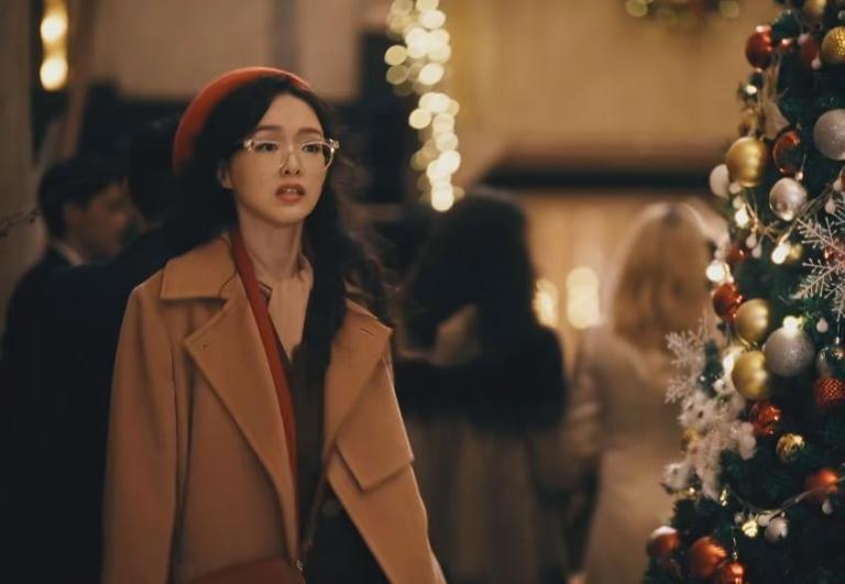 唐嫣嘟嘴卖萌引网友热议，40岁还能这么可爱，网友：少女感十足