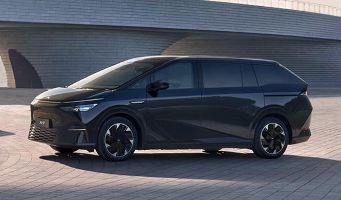 小鹏 X9 车型今晚发布，李想、雷军预祝成功大卖