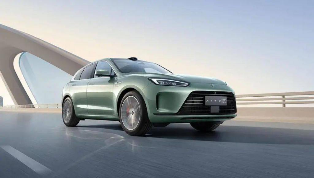 赛力斯汽车2023年12月销量31490辆同比增长210.03%