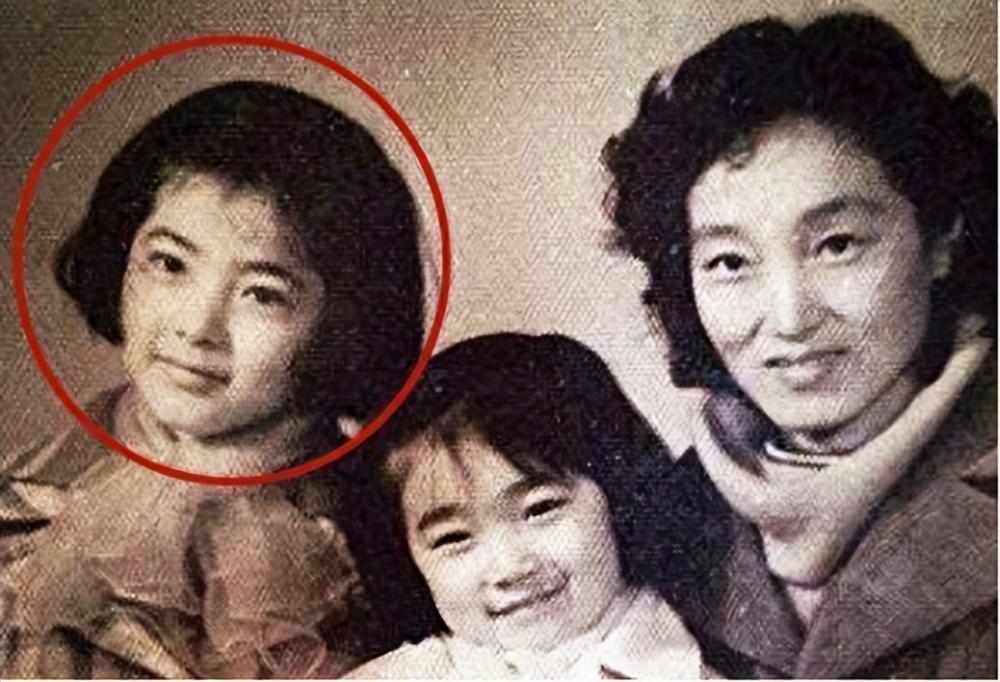 47岁曾黎主持跨年晚会上热搜：美是她最不值一提的优势