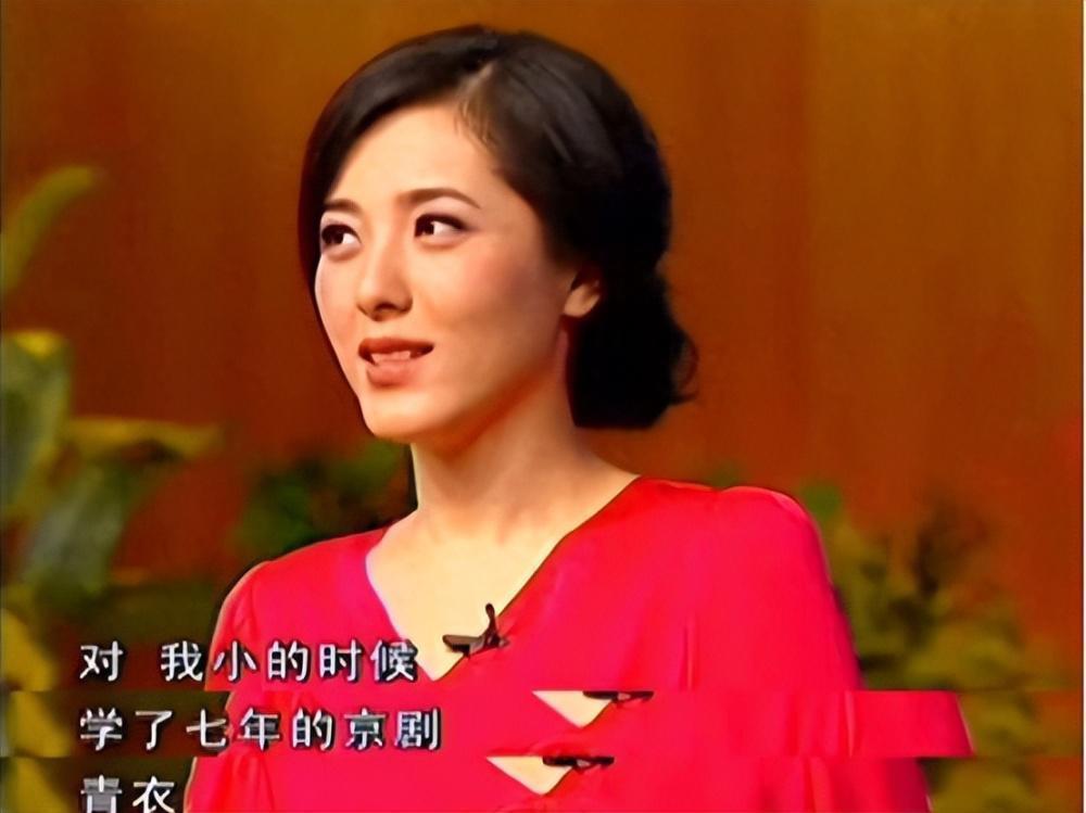 47岁曾黎主持跨年晚会上热搜：美是她最不值一提的优势