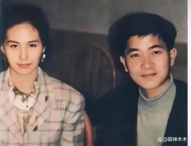 何超琼现身哈尔滨夜店，多位路人上前敬酒，本尊豪气一饮而尽