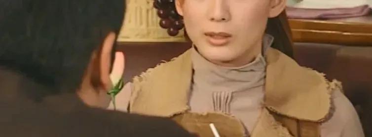 炒股钱财两空被背刺，离婚后独自带娃，如今过得怎么样？