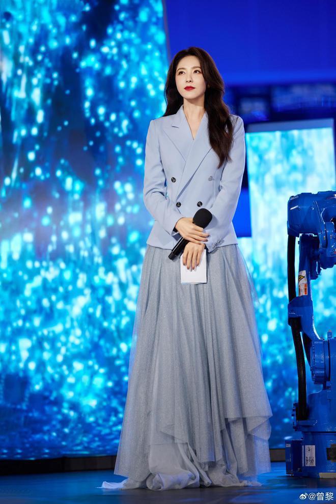 央视跨年夜：唐嫣最婉约，玲花最豪迈，刘涛最美艳