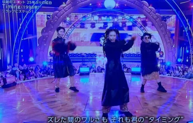 48岁徐若瑄亮相日本节目跨年舞台唱跳！网友评：好拼