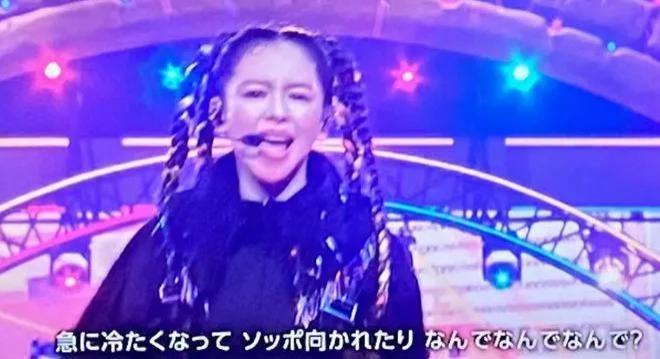 48岁徐若瑄亮相日本节目跨年舞台唱跳！网友评：好拼