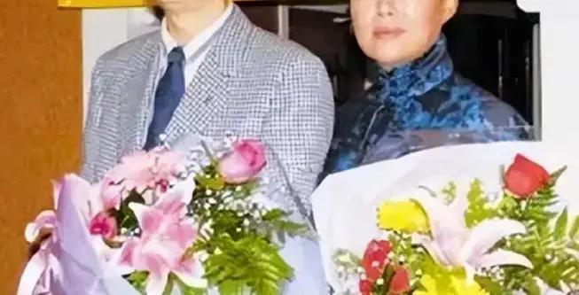 天！两婚两离后再遇真爱，唯一的儿子进监狱了？
