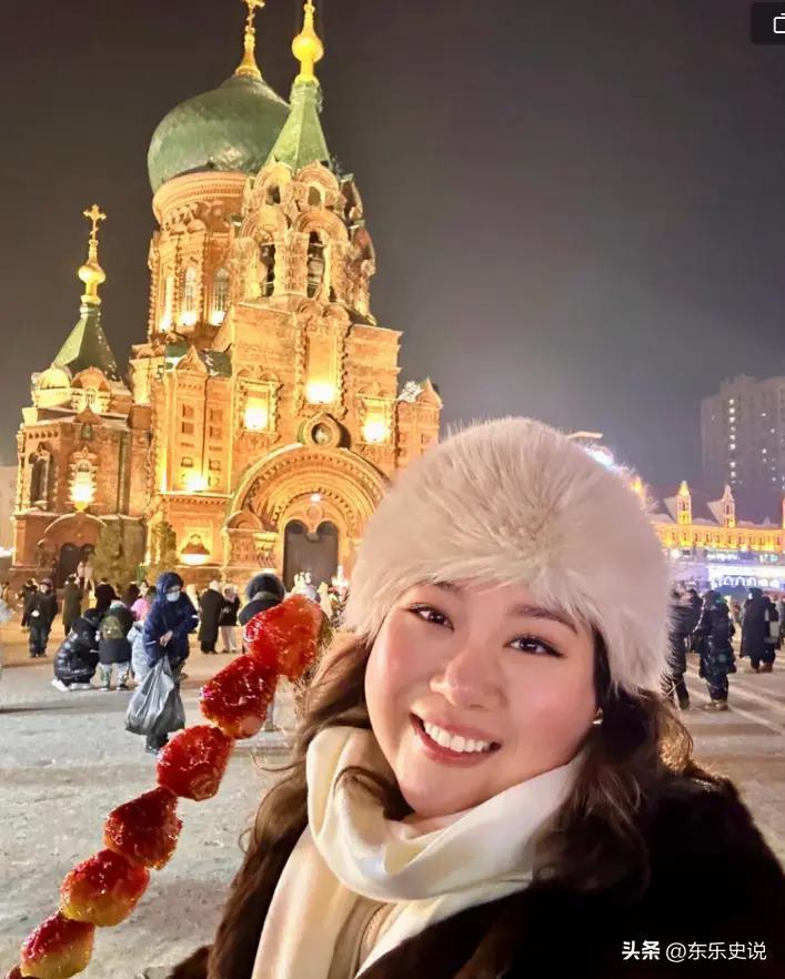 何超琼现身哈尔滨酒吧，一杯酒彰显江湖霸气，谢霆锋对其鞠躬