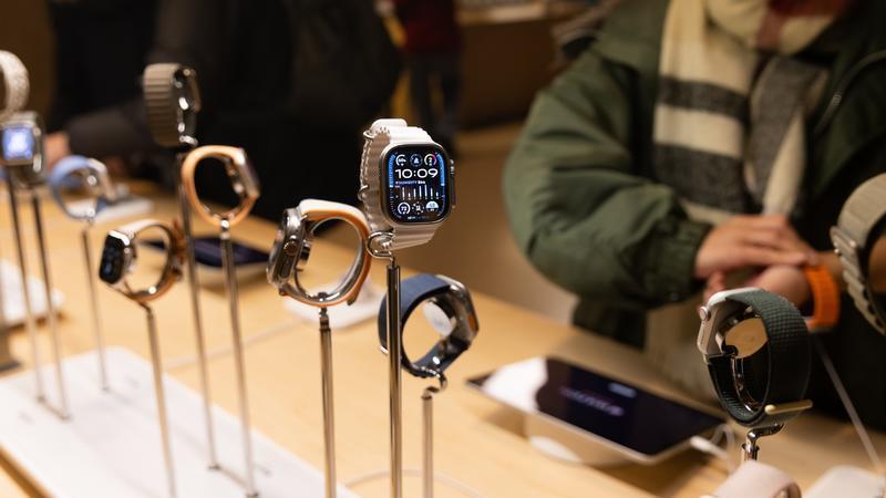 逼到新款Apple Watch差点停售，谁在和苹果死磕？