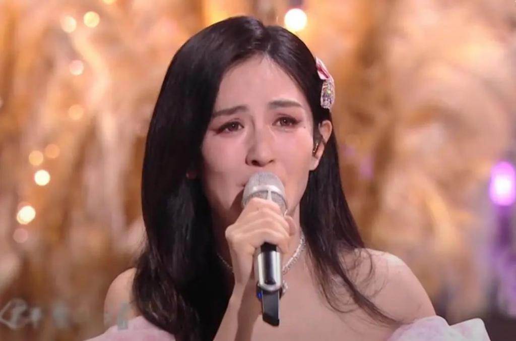 跑调假唱，跨年夜还是翻车夜？办得很好下次别办了