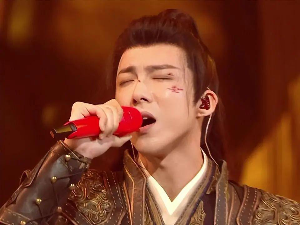 跑调假唱，跨年夜还是翻车夜？办得很好下次别办了