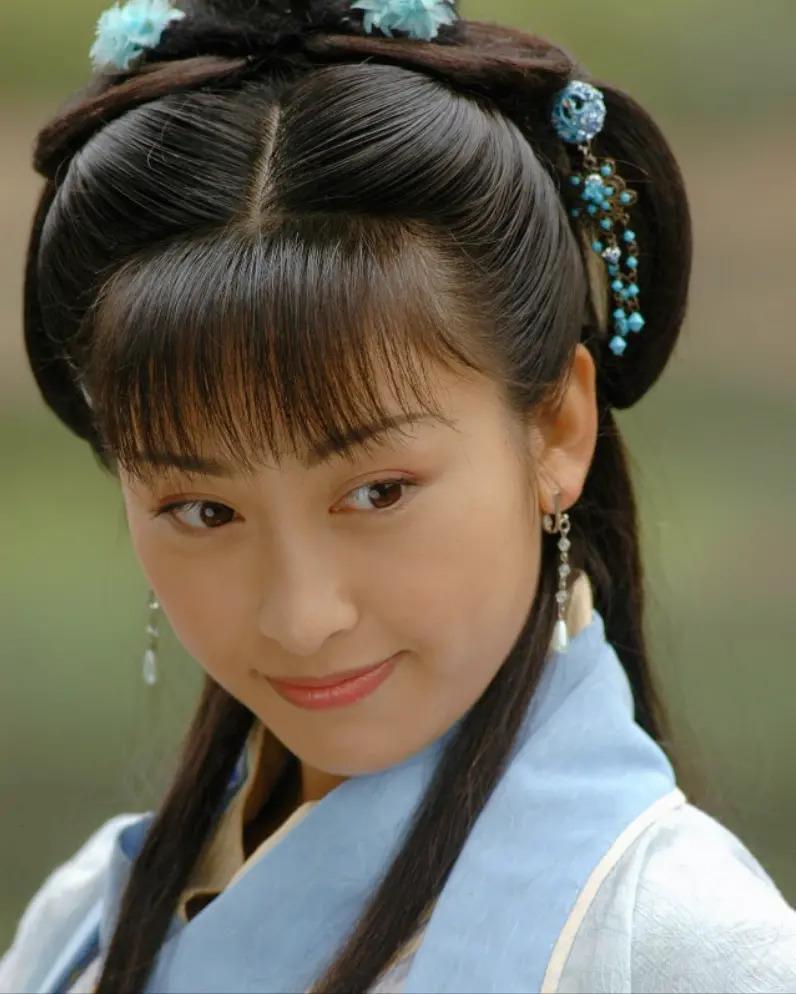 她是军艺校花，被大25岁张铁林抛弃后，嫁著名“坏蛋”获幸福