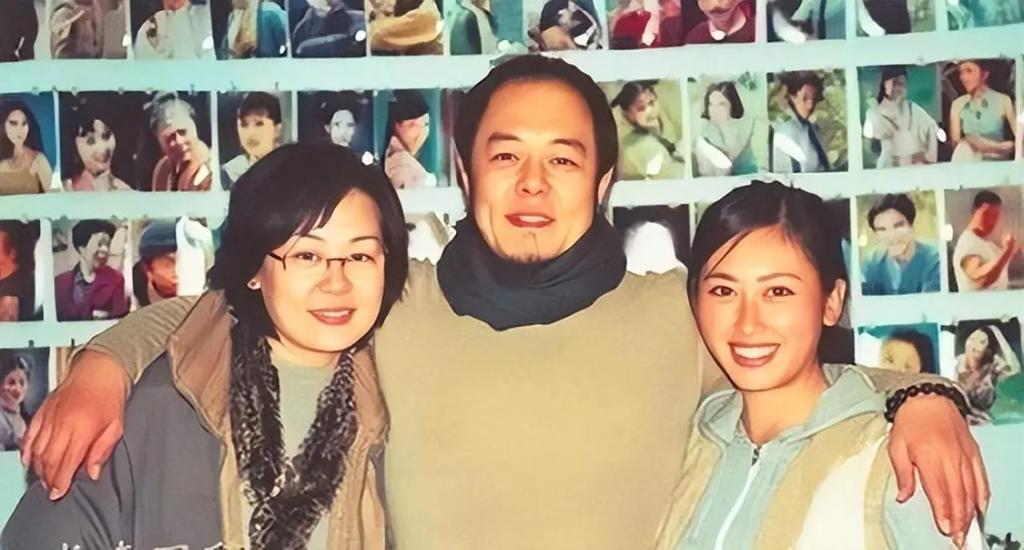 她是军艺校花，被大25岁张铁林抛弃后，嫁著名“坏蛋”获幸福